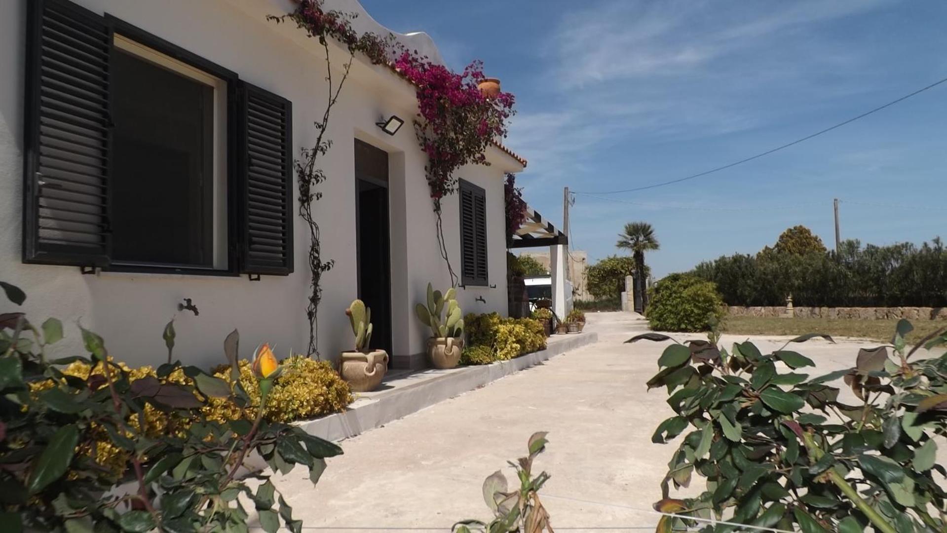 Bed and Breakfast Beb Nonno Baffo Avola Exterior foto